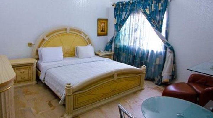 Green Royal Hotel (04 Royale Hotel)