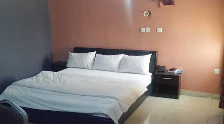 Richmond Hills Suites