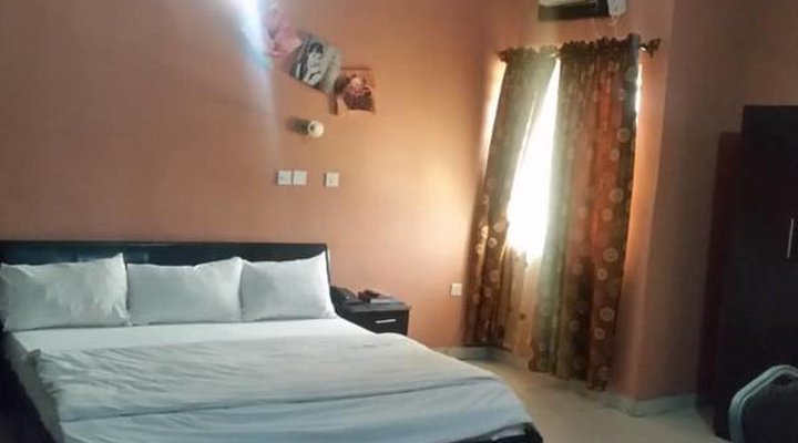 Richmond Hills Suites