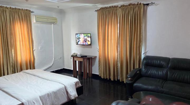 D'Luxx Villa and Suites
