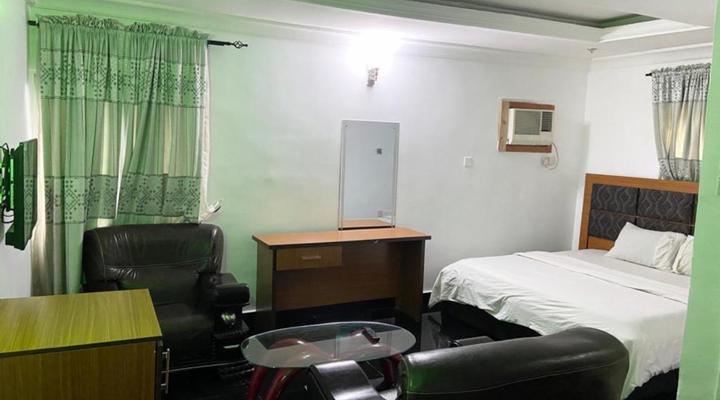 D'Luxx Villa and Suites