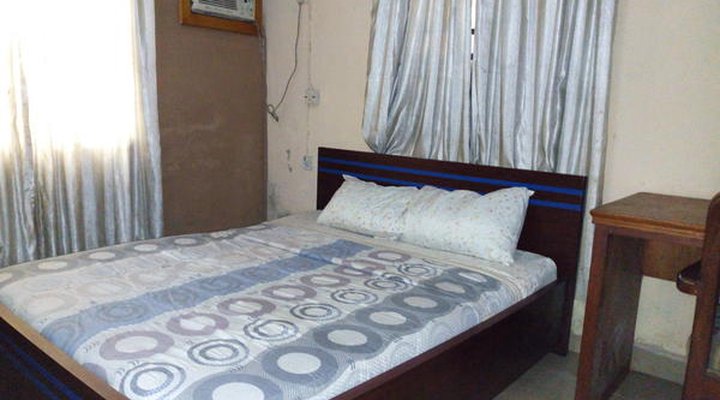 Holla-Jobi Guest House