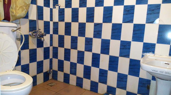 Holla-Jobi Guest House