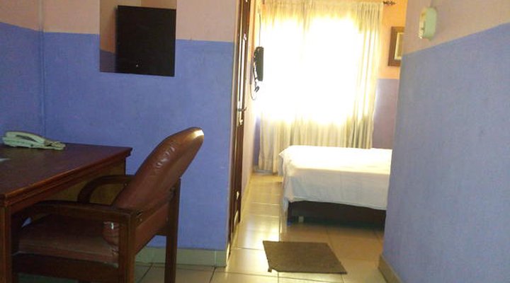 Holla-Jobi Guest House