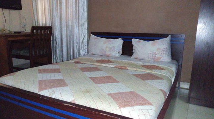 Holla-Jobi Guest House