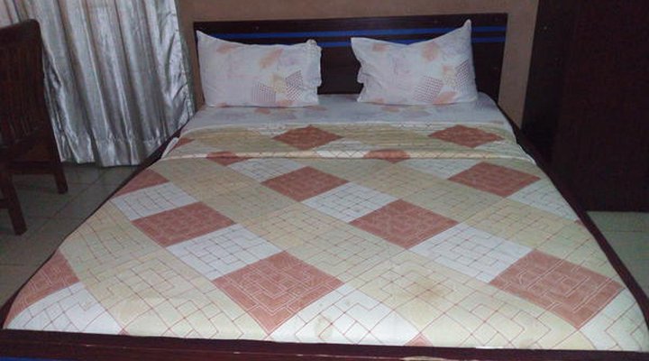 Holla-Jobi Guest House