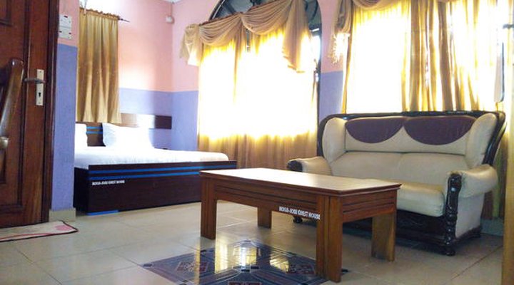 Holla-Jobi Guest House