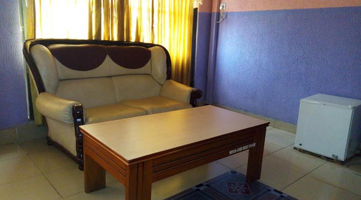 Holla-Jobi Guest House