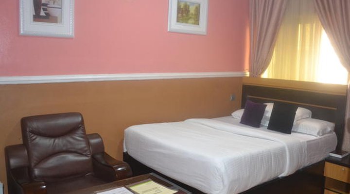 Sweet Savor Hotel & Suites
