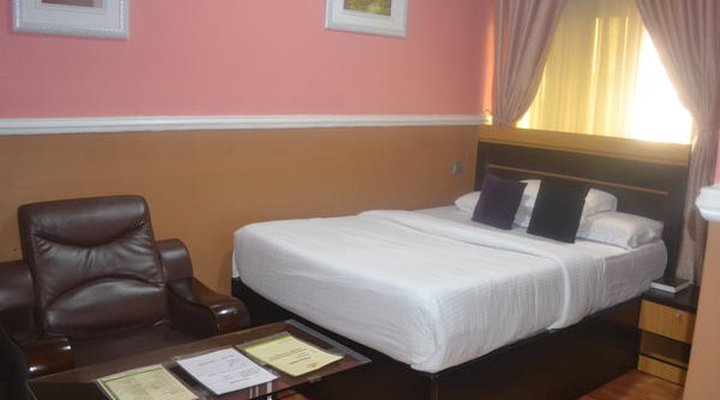 Sweet Savor Hotel & Suites