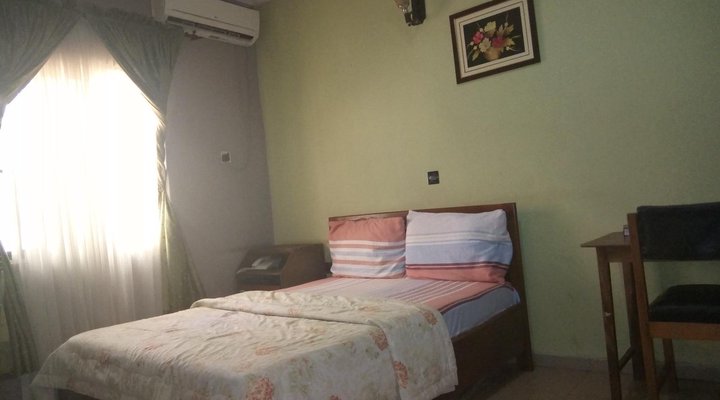 Prime Rose Hotel and Suites