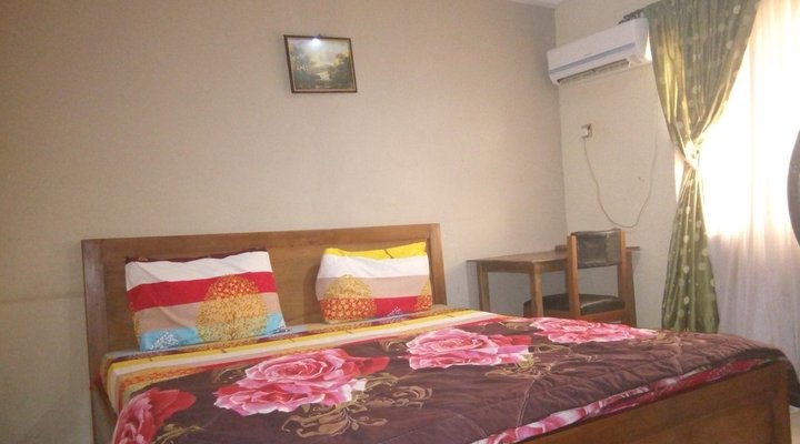 Prime Rose Hotel and Suites