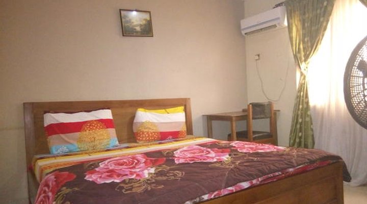 Prime Rose Hotel and Suites