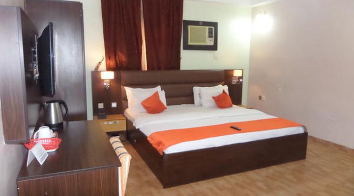 Downtown Royal Hotel GRA