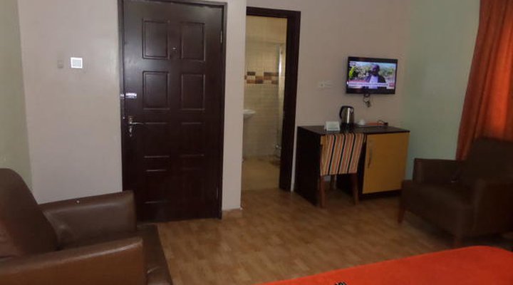 Downtown Royal Hotel GRA