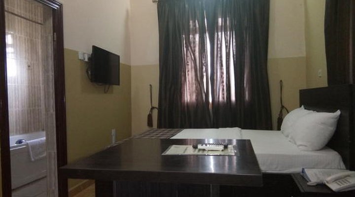 Kapital Klub And Apartment