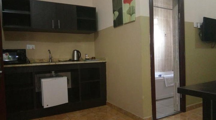 Kapital Klub And Apartment