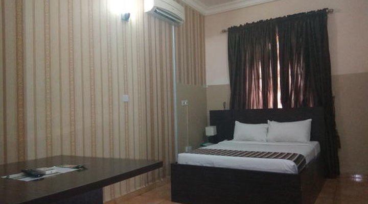 Kapital Klub And Apartment