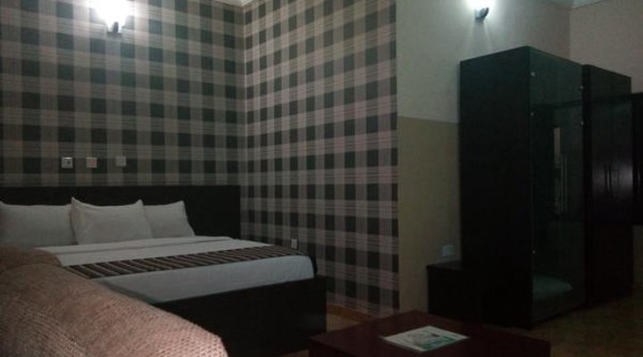 Kapital Klub And Apartment