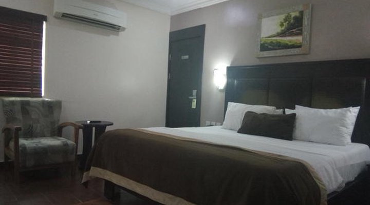 Neocourts Hotel