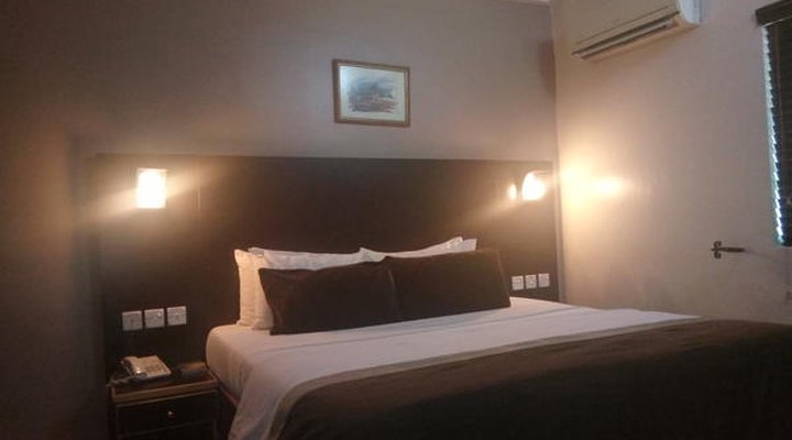 Neocourts Hotel