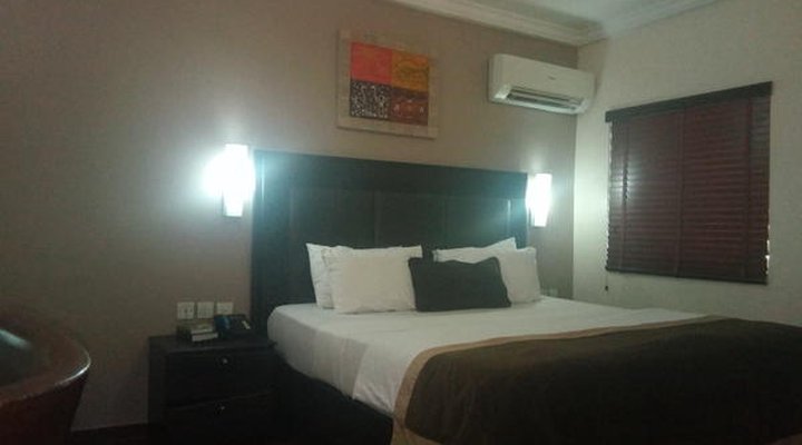Neocourts Hotel