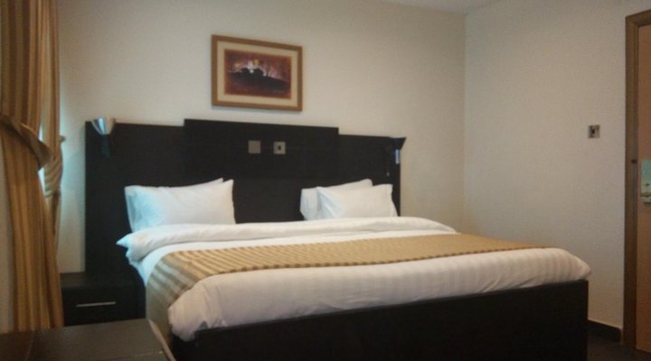 Eden Crest Hotel & Resort