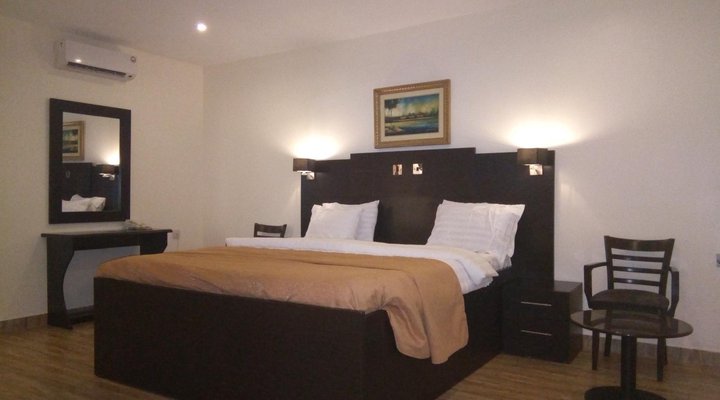 Eden Crest Hotel & Resort