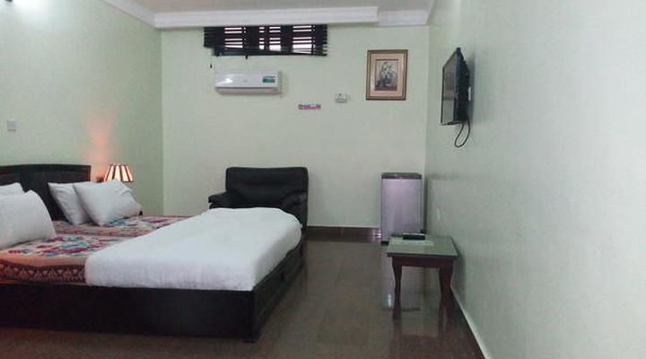 Dionzec Hotel & Suites