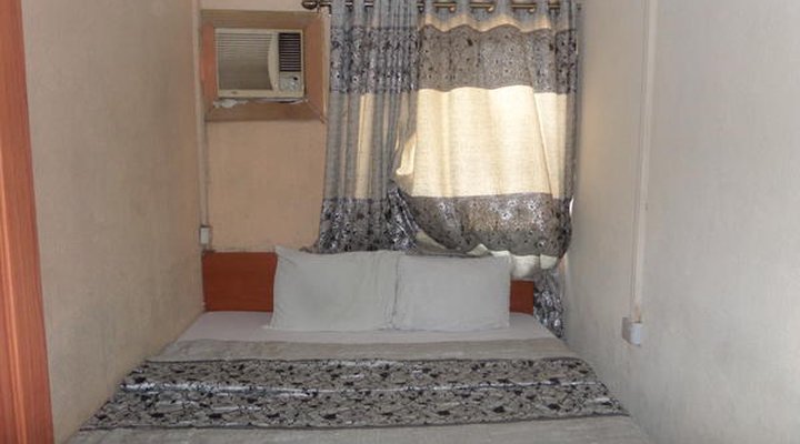 Maxton Suites Annex