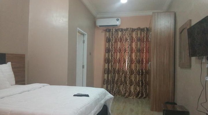 Pameec Luxury Suites