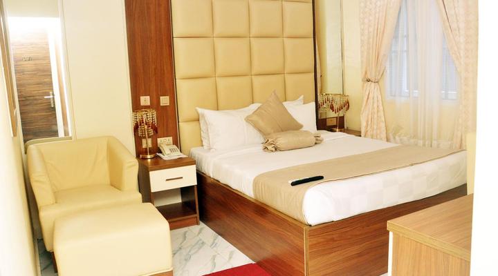 BoardWalk Hotel Zone 5