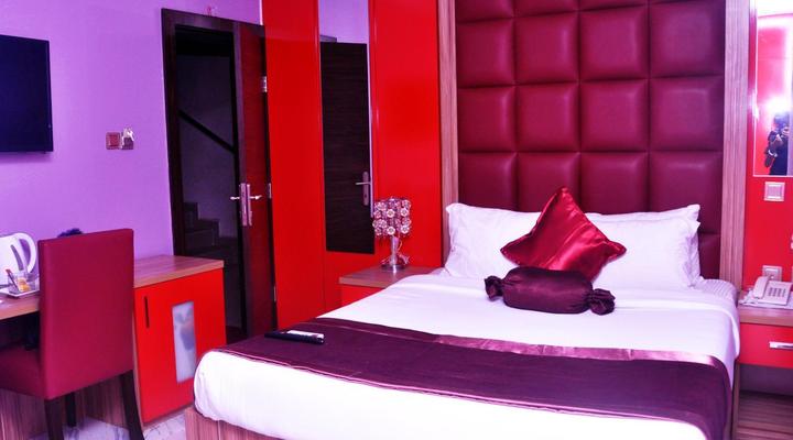 BoardWalk Hotel Zone 5