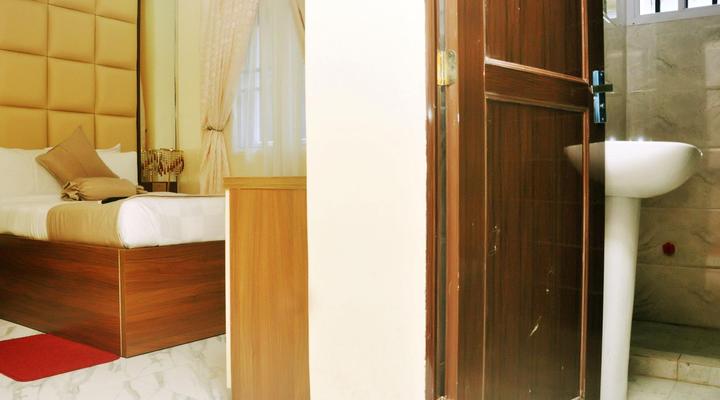 BoardWalk Hotel Zone 5