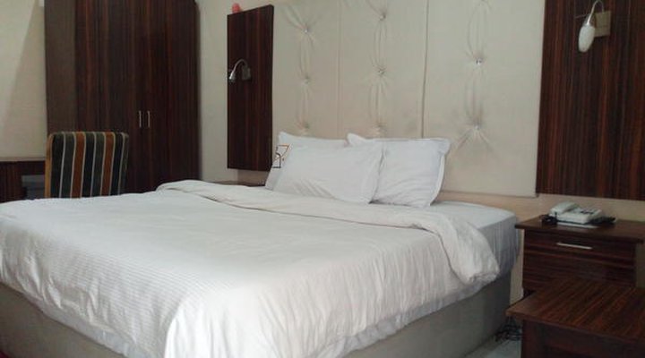 Danest Hotel & Suites