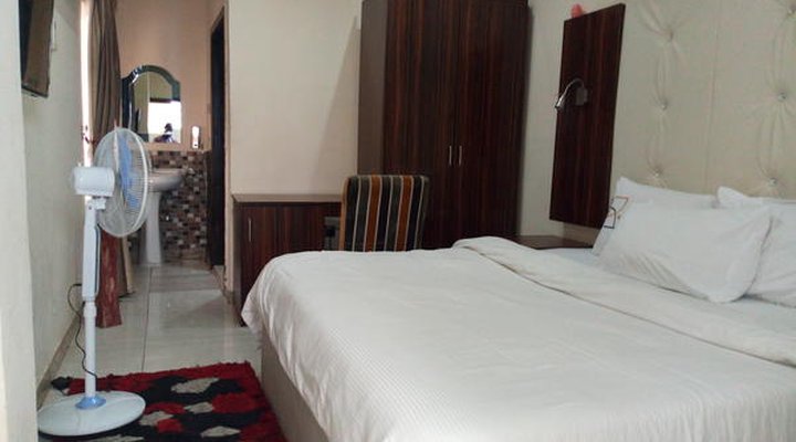 Danest Hotel & Suites