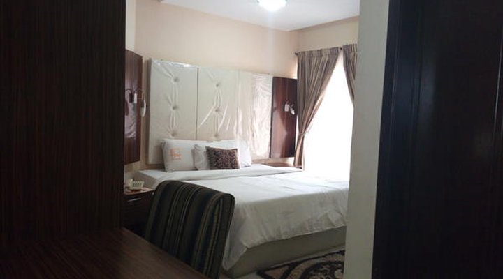 Danest Hotel & Suites