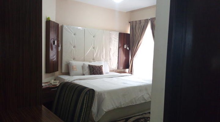 Danest Hotel & Suites