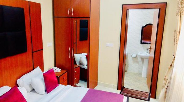 LIMOH Suites