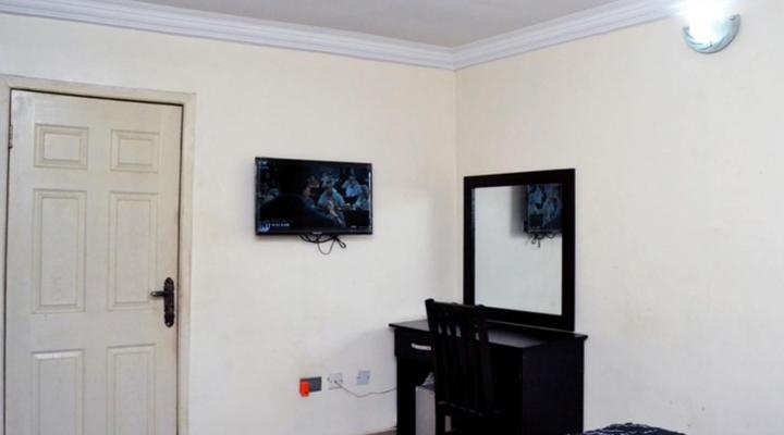 Unique Didis Royal Hotel & Suites