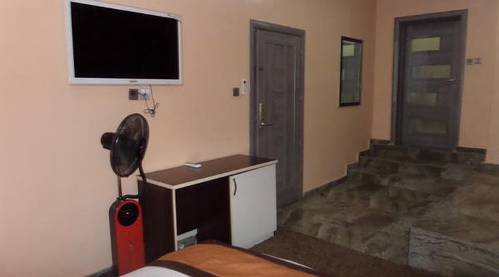 Islanders Hotel and Lounge