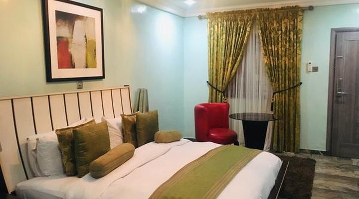 Islanders Hotel and Lounge