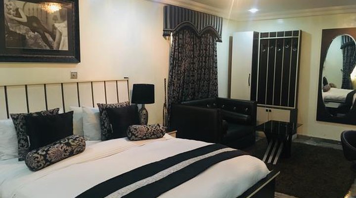 Islanders Hotel and Lounge