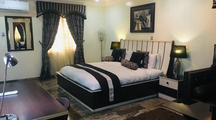 Islanders Hotel and Lounge