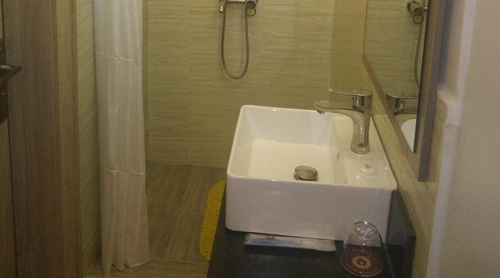 Moz 1 Executive Guest House