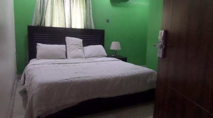 Serena Hotel & Suites