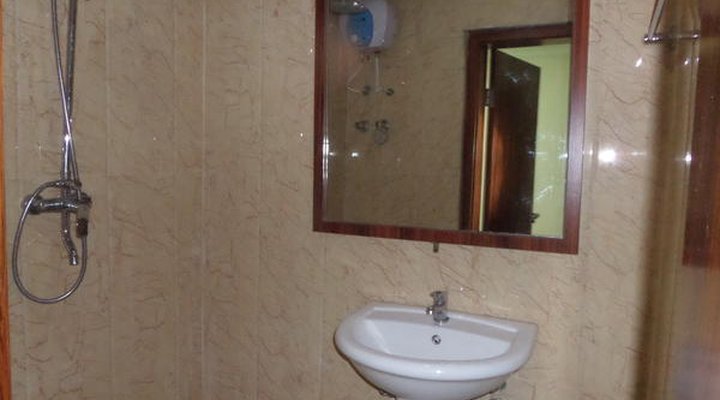 Serena Hotel & Suites