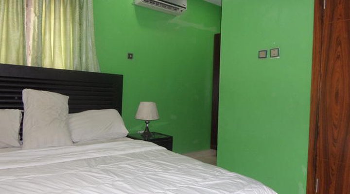 Serena Hotel & Suites