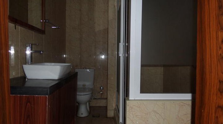 Serena Hotel & Suites