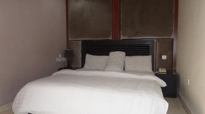 Serena Hotel & Suites